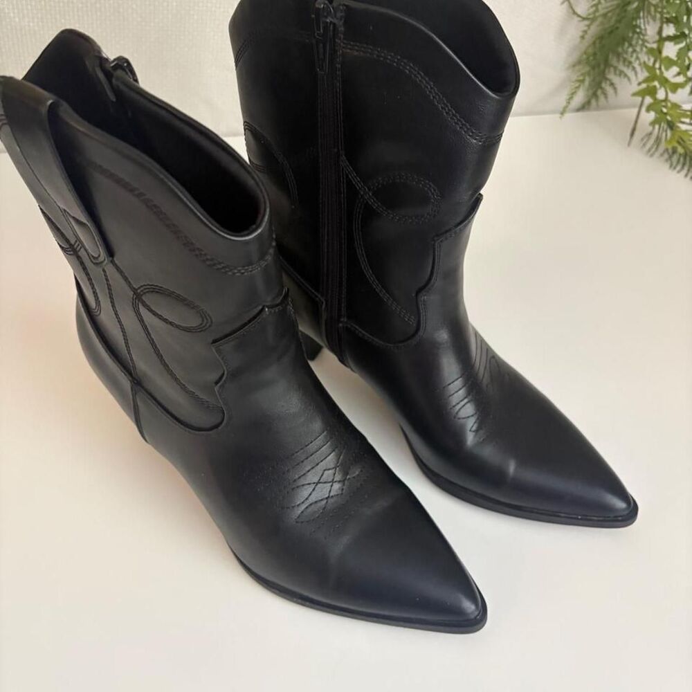 Universal-thread Women's Black Boots